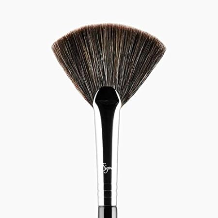 Sigma Beauty F42 Strobing Fan Brush