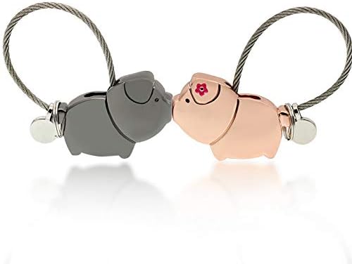 Amazon ペア キーチェーン ペア キーホルダー かわいい 動物 子豚 大切な人へのプレゼント 夫婦 恋人 親友 誕生日 結婚記念日 プレゼントボックス付き 2個セット ブラック ローズゴールデン キーホルダー 通販