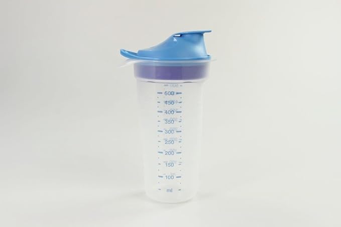 Shaker Tupperware Bleu Gradué 450 Ml – Avec Bec Verseur, D'occasion