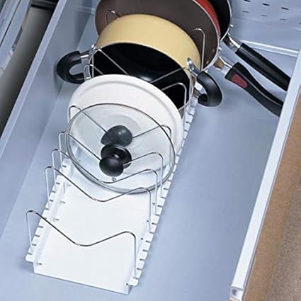 Amazon フライパンや鍋フタを立てて収納できるフライパンワイドスタンド シンク下 フライパン 鍋 ふたスタンドキッチン 収納 シンク下 ラック 伸縮 シンク下収納ラック システムキッチン 引き出し 整理 キッチンラック 通販
