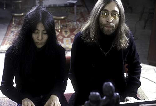 Amazon Com John Lennon And Yoko Ono Photo Print 30 X 24