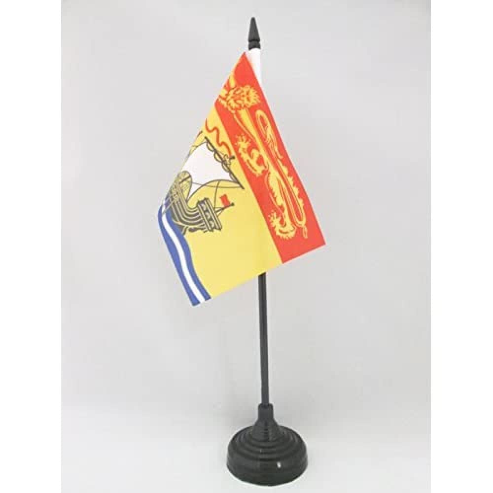 AZ FLAG - New Brunswick Table Flag 4'' x 6'' - Canadian region of New Brunswick Office Mini Banner 100% Polyester 15 x 10 cm - Mini Desk Flag with 10'' Pole and Black Plastic Base