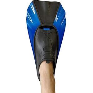 Schnorchelmasken 41pEMI0rEqL. SS300 Macht Wasser tretend einfacher, kombiniert mit Silikon und Kunststoff, würden Kinder Flossen erleichtern in Wasser zu manövrieren.Silikon tut gut in guter Elastizität, die Ihre Muskeln beweglich und effektiv treten aber nicht Reifen zur Verfügung stellt.Kunststoff kann man viel Kraft geben.
Bequem zu tragen, können Kleinkind Flossen gut auf den Beinen bleiben.Weich und orthopädische Fuß Tasche reduziert die Reibung und Scheuern.Flossen für Kinder sind für lange Schwimm-Sessions ideal.Clean-Schnittkante sorgt für Komfort, wenn Sie sie tragen.
Abgewinkelt Klinge nach unten maximiert Kick Segment Maximierung Antrieb, Silikon Rippenteil bietet agile und effektive treten aber nicht ermüden die Muskeln, können Plastikrippenteil geben Ihnen viel Power