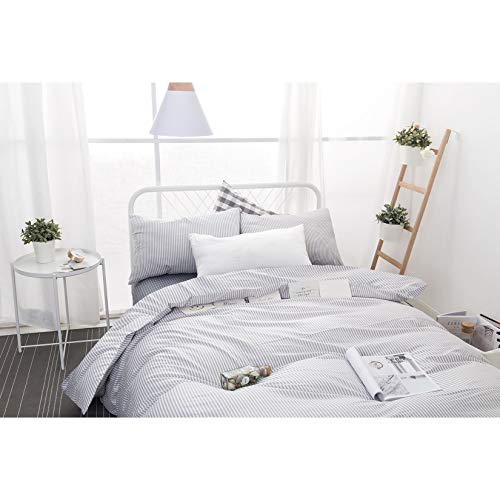 Wake In Cloud - Gray White Striped Comforter Set, Grey White Vertical Ticking Stripes Modern Pattern Printed, 100% Cotton Fabric with Soft Microfiber Inner Fill Bedding (3pcs, Queen Size)