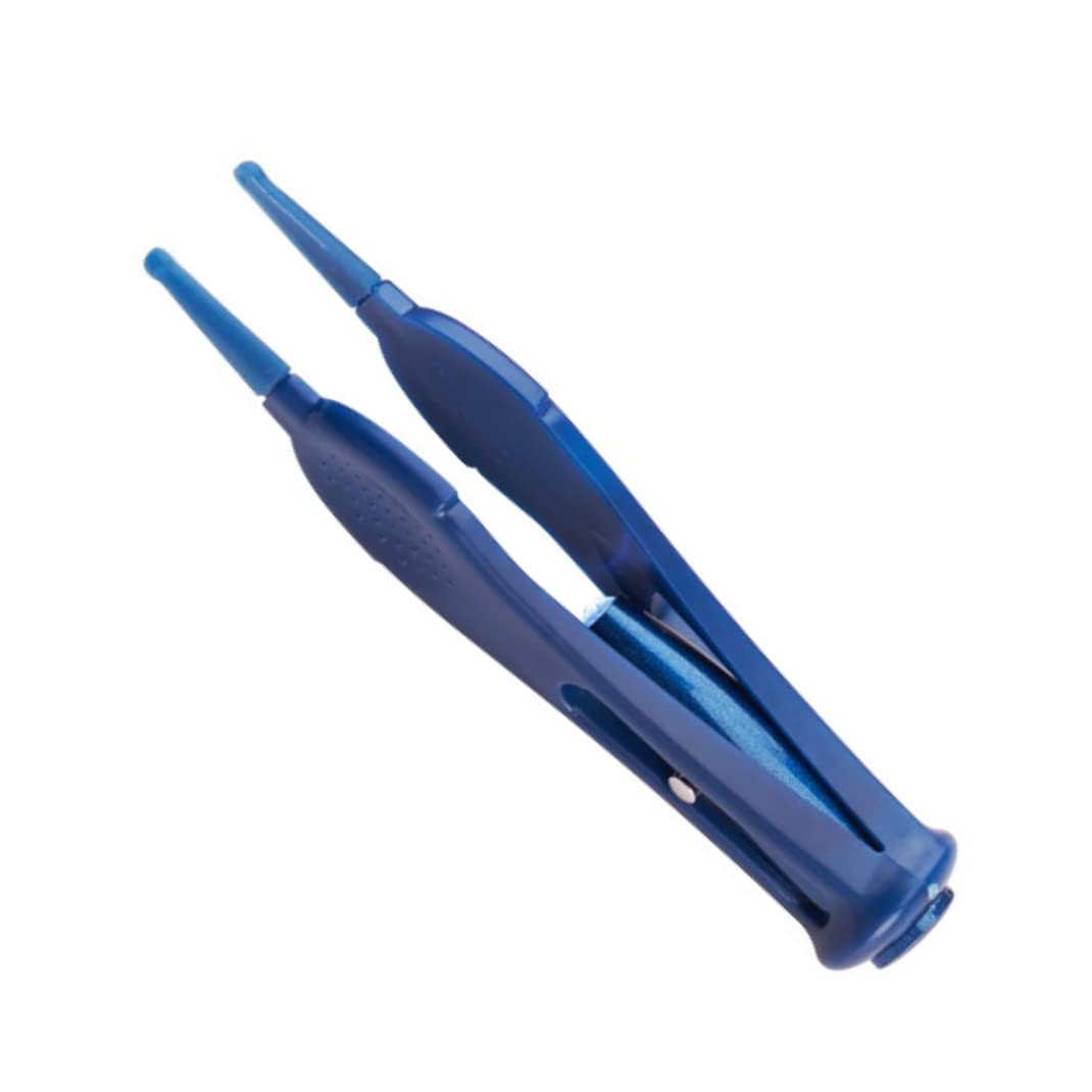 Binnan Multi-Purpose Safe Baby Nose Tweezer, Infant Nose Cleaning Tweezers Plastic Cleaner Clip with LED Light, Baby Ear Nose Navel Cleaner Clip Tool for Infant Nose Cleaning(Blue)
