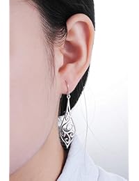 Aretes de filigrana plata fina pulida y diseño de hojas de ratán