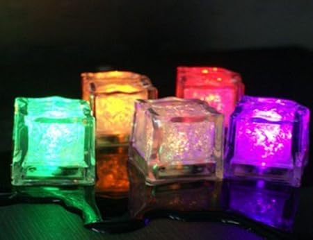 12 LED Eiswürfel für Getränke - bunt blinkende leuchtende Multicolor LED Ice-Cubes für die Bar, Hochzeit, Cocktail Dekoration