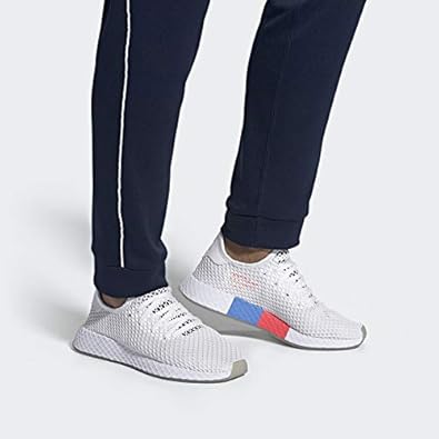 deerupt runner shoes white