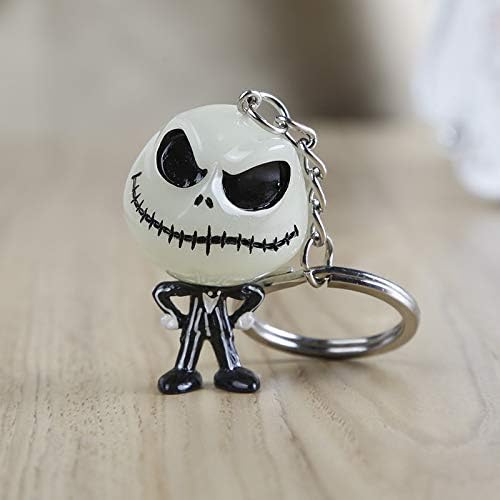 Personality Car Luminous Keychain Car Key Chain Skull Keychain Key Ring Llavero Moto Alfa Romeo Giulietta Car Accessories