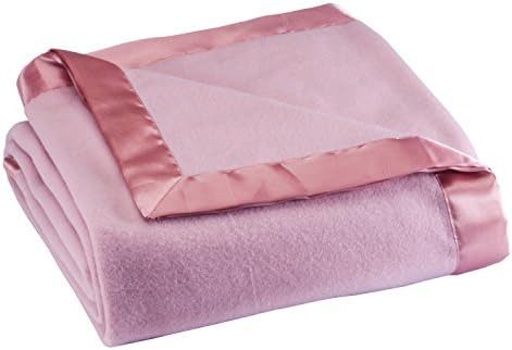 Amazon Com Oakridge Satin Fleece Blanket Full Queen Twin Or King Size 100 Polyester Lightweight Fabric And Cozy Satin Binding Edges In Tightly Folding Travel Blanket Rose Home Kitchen