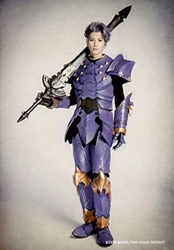 Amazon Co Jp 小野健斗 ランスロット 全身 衣装紫 武器担ぎ 背景白 キャラクターショット 舞台 Fate Grand Order The Stage 神聖円卓領域キャメロット 秋公演 キャストブロマイド ホビー 通販