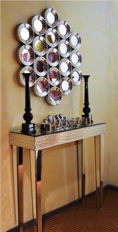 Venetian Design Cut Design Aluminium Mirrored Console Table, Silver