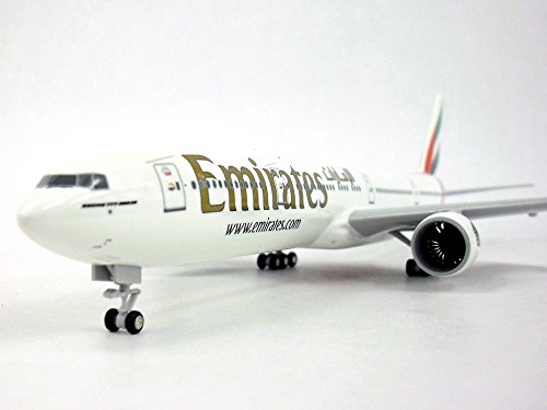Boeing 777-300ER (777, 777-300) Emirates 1/200 Scale Model