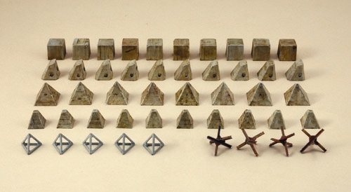 Italeri 1/72 Antitank Obstacles Set ITA556147