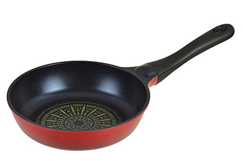 Pearl Metal HB-2686 Light Frying Pan, 7.9 inches (20 cm), For Gas Fire, 3 Layer Inner Surface, Diamond Coat, Ultra Light, Red at Amazon