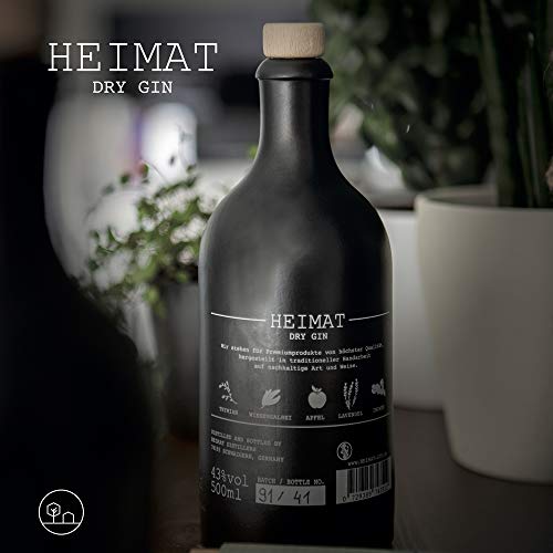 HEIMAT Dry Gin 43% - 18 mediterranen Botanicals wie Apfel, Salbei, Thymian, Lavendel, Ingwer - Exklusiver Gin aus Deutschland - prämiert Gin World Spirit Awards 2022 (500ml) – Bild 4