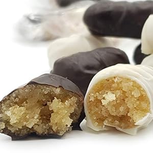Siciliaanse amandel petit fours met rum en cacao (doos 400gr). RAREZZE: cannoli en cassate van AMBACHTELIJK Siciliaanse…
