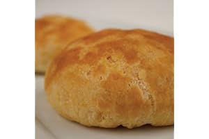 APPETIZERSUSA Southern Style Biscuit Stuffed with Egg, Applewood Bacon and Cheddar Cheese (14 Piece Tray)