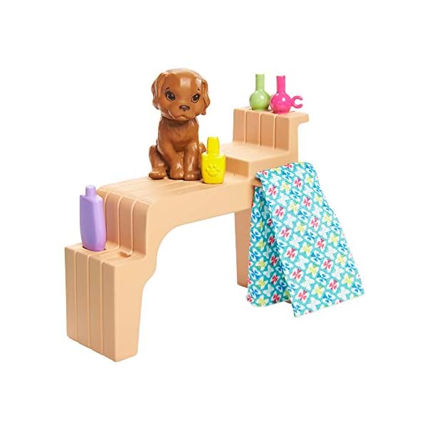 Barbie GHN07 - Mani- Pediküre Spielset mit Puppe (blond), Hündchen, Fußbad und Zubehör, 2 Päckchen Brausepulver für Schaumbad, Farbwechseleffekt auf den Fingernägeln, Geschenk für Kinder ab 3 Jahren – Bild 6