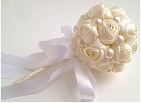 outdoor church Wedding bride bridesmaid simple toss flowers High-grade pears bouquet with ivory roses