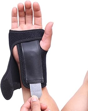 Amazon 手首用サポーター Akpati 腕サポーター 怪我防止 手首サポート金属プレートでしっかり固定保護具 男女兼用 腱鞘炎 捻挫 運動 仕事などおすすめ 右手首用 スポーツ アウトドア