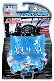 2016 Kasey Kahne #5 Aquafina Paint Scheme 1/64 Scale Diecast Lionel NASCAR Authentics with Matching Hood