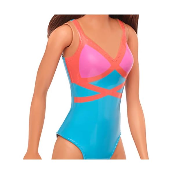 Barbie GHW40 - Beach Puppe (brünett), mit Badeanzug in Blau, Pink und Orange, Spielzeug für Kinder von 3 bis 7 Jahren – Bild 4
