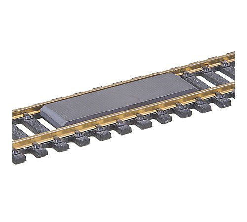 HO Delayed Uncoupler, Between Rails