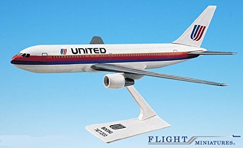 Flight Miniatures United (76-93) 767-200 1:200 Scale - Plastic Snap-Fit Model Airplane - Collectible Replica of United Airlines Aircraft - Part# ABO-76720H-002