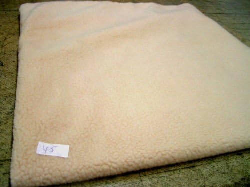 KosiPet Pet Products White Sherpa Fleece Self Heating Thermal Luxury Pet Dog Cat Bed Mat With Fibre Pad (Large)