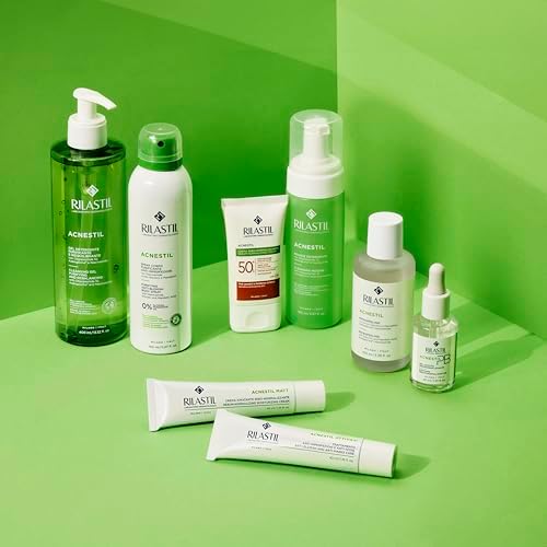Acnestil Gel Serum Seboregolatore, Gel dalla Texture Leggera, Azione Lenitiva e Disarossante, 0% Alcool, Confezione da 30 ml