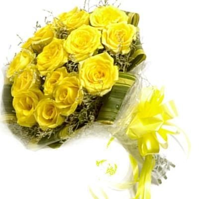 Floralbay Yellow Roses Bouquet Fresh Flowers in Cellophane Wrapping (Bunch of 12)