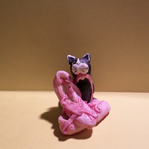 Pennywhistle Lane ** "Prima Ballerina" Cat with Pink Slippers ** 128643