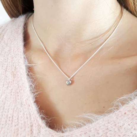 tazs stunning stylish alloy antique heart pendent with chain for girls (silver)