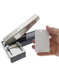 Grapadora estilo ID Badge ranura Hole Punch (rectángulo)   con guías y base antideslizante ajustable para PVC y plástico y tarjetas de papel laminado por ID de Specialist, Negro Plateado