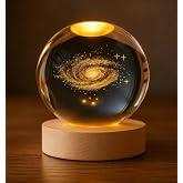 Luminária Bola de Cristal 3D LED “Via Láctea” com Base Madeira – Efeito Galáxia Projetado, USB | Storeasy
