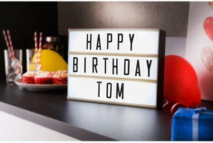 Feliz cumpleaños Tom cine caja de luz – por pajee TM: Amazon.es: Bebé
