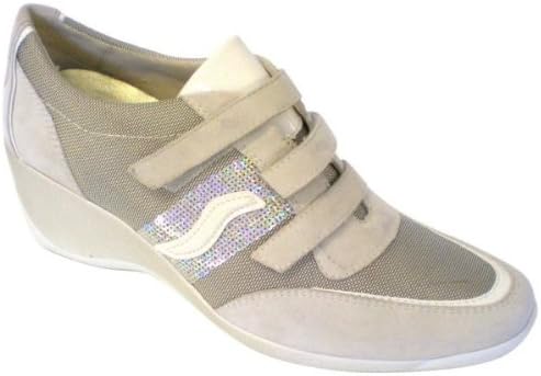 where are stonefly shoes made