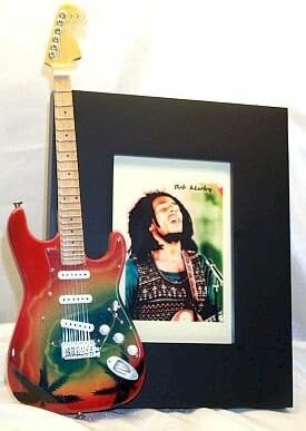 Bob Marley/No.3 Leaves Guitar Photo Frame 4"x6"
