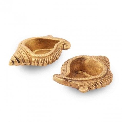 Purpledip Set of 2 Brass Arti Diyas Indian Religious Gift (10234)
