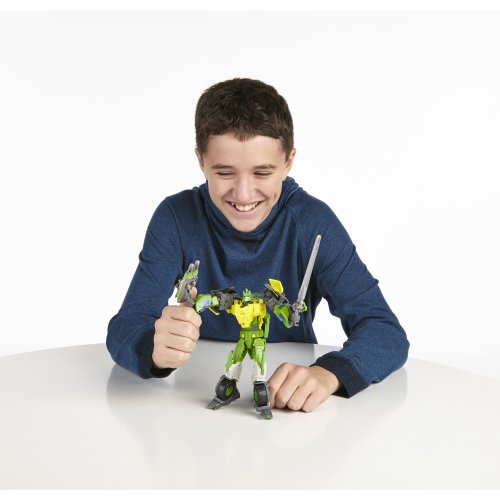 Transformers Generations Voyager Class Autobot Springer Figure