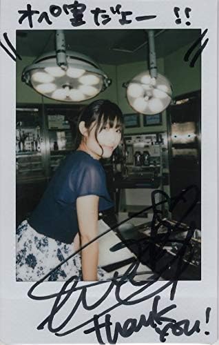 Amazon Co Jp セクシー女医にも挑戦 元グラビアアイドル柚木しおり直筆サイン コメント入り撮影現場 生チェキ 私服ver ホビー