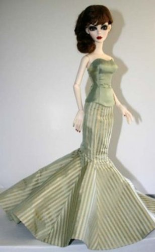 Cemetary Seranade Pattern for 18.25" Evangeline Ghastly