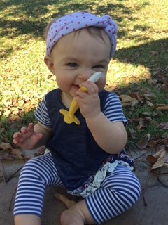 Home Best Buy Baby Toothbrush Banana Teether Teething Toys Chewable Silicone Teethers with Standing Base BPA-Free FDA Approved