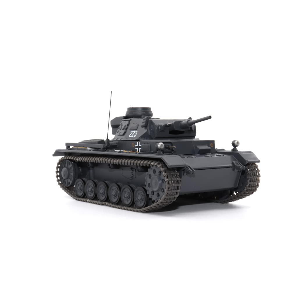 Photo 1 of ***DAMAGED - SEE NOTES/PICTURES*** Motor City Classics Pz.Kpfw.III Ausf.G (Sd.Kfz. 141) 13 - Panzerdivision - Ukraine (USSR), July 1941 (1:43 Scale)