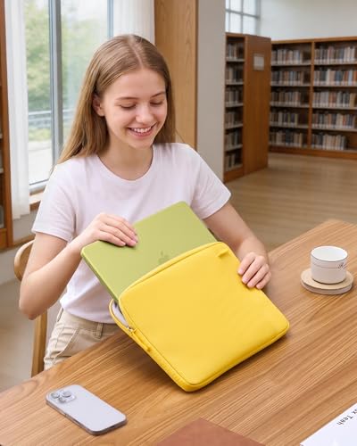ProCase Funda para MacBook Neo 13 Pulgadas 2026 (A3404 A18 Pro), Bolsa Resistente con Forro Suave y Bolsillo Delantero para Lápiz y Cargador - Amarillo Limón