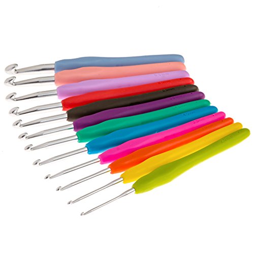 Assorted 12 Piece Crochet Hook Set Ergonomic Soft Comfort Handles for