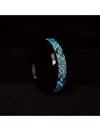 King Will Aurora - Anillo de boda de carburo de tungsteno brillante con diseño de dragón celta y calavera (0.315 in)