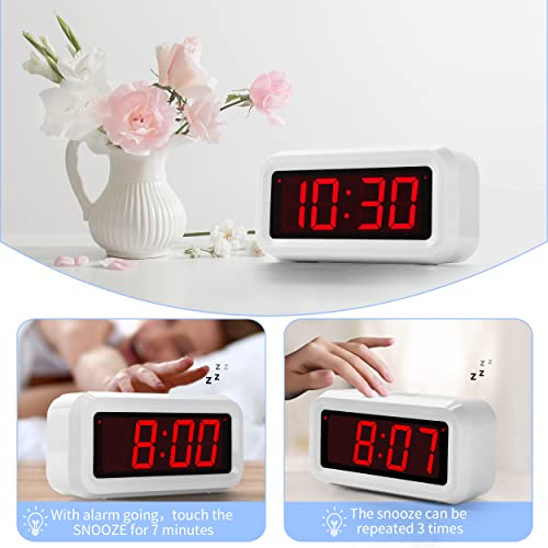 KWANWA Alarm Clock, Digital Clock, Auto NightMode, 3Level Led