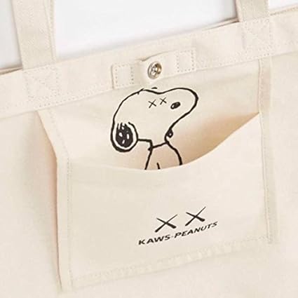 ユニクロxカウズxピーナッツ 限定コラボ スヌーピートートバッグ Uniqlo Kaws Peanuts アニメ 萌えグッズ 通販 Amazon